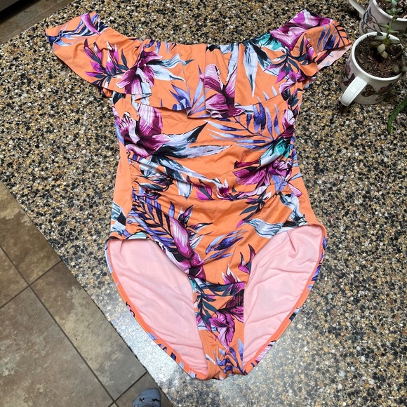 Floral Ruffel One Piece - Picture 1 of 4